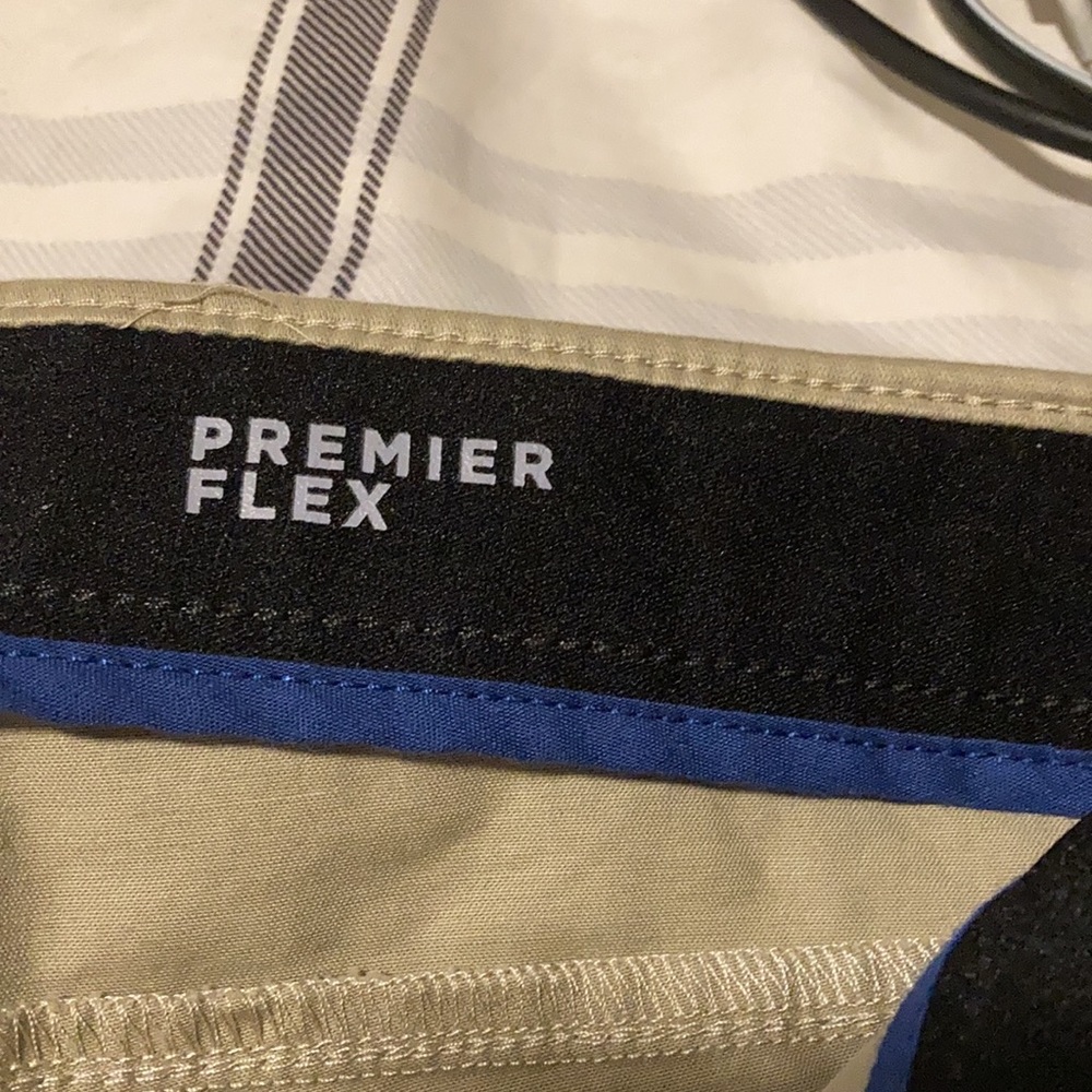 NWT. Perfect condition. - Picture 4 of 6